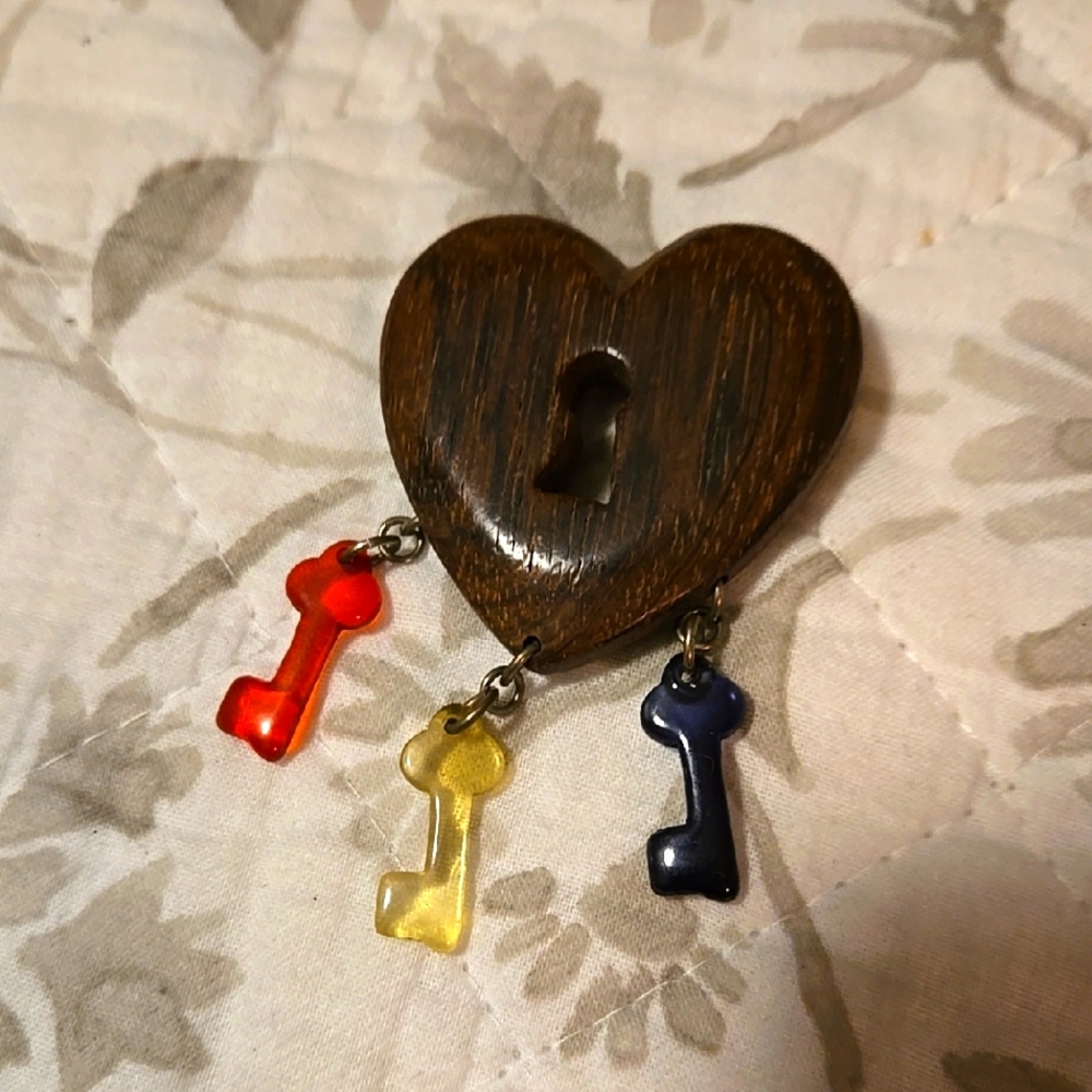 Elzac Wooden Heart Lock Brooch with Colorful Bakelite Keys